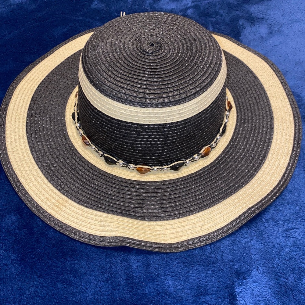 Sun hat w beaded band